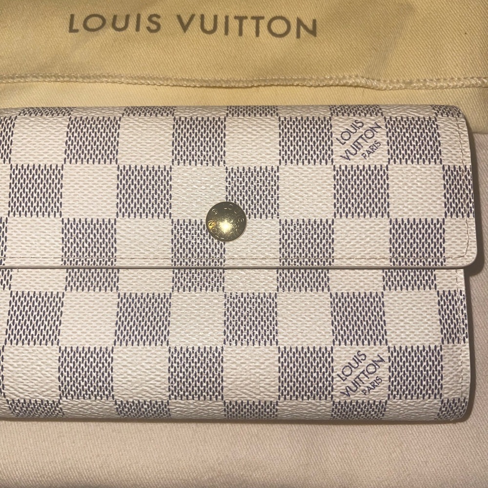 Lv damier azur brand new condition not flows to mention made in Spain